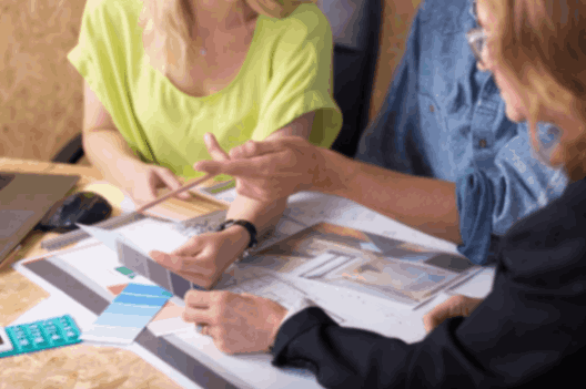 What are the uses of an interior designer and interior decorator