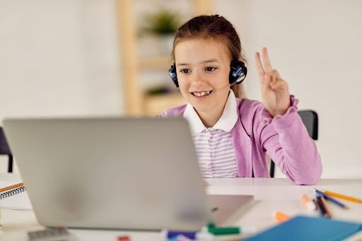 How Online Physics Learning Helps IGCSE Students Understand More